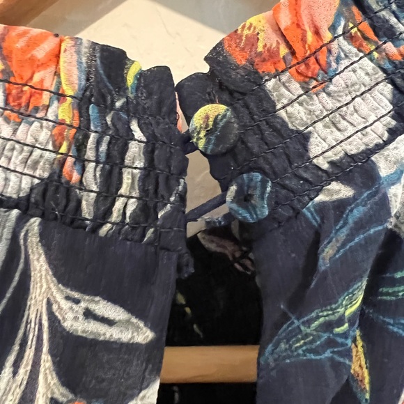 Daniel Rainn Narien Smocked Detail Blouse S - Picture 6 of 7